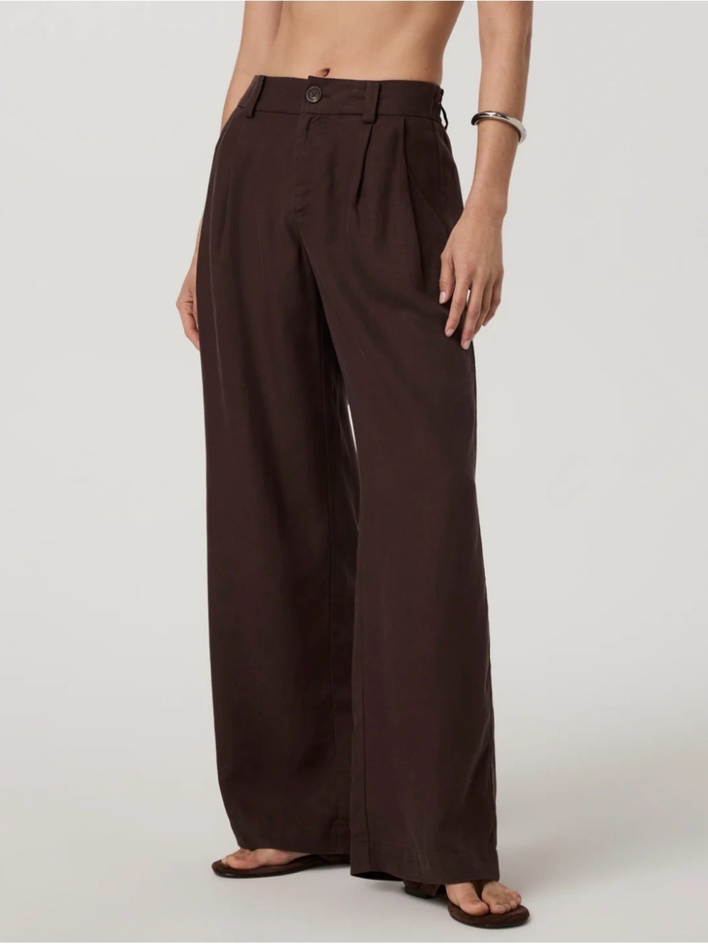 Vuori Trestles Twill Wideleg in French Roast M